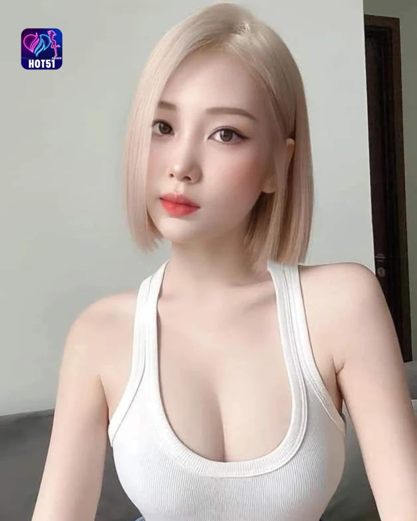 Hot51 Korea's App for Girls' Live Streams Chat
