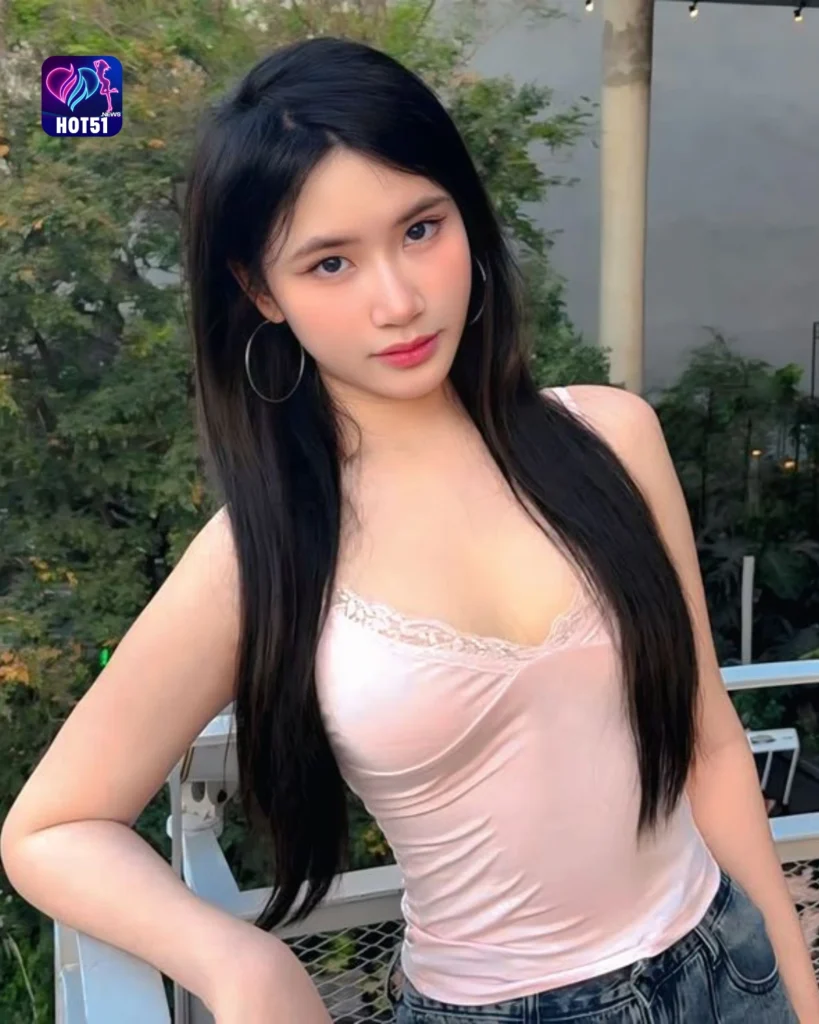 Hot51 Korea's Top Live Streaming App for Connecting with Girls