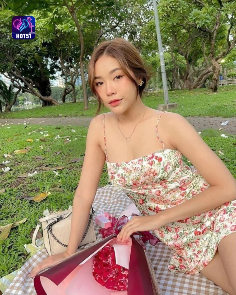 Beautiful Stunning Hot51 Korea's Top Live Streaming  Social App