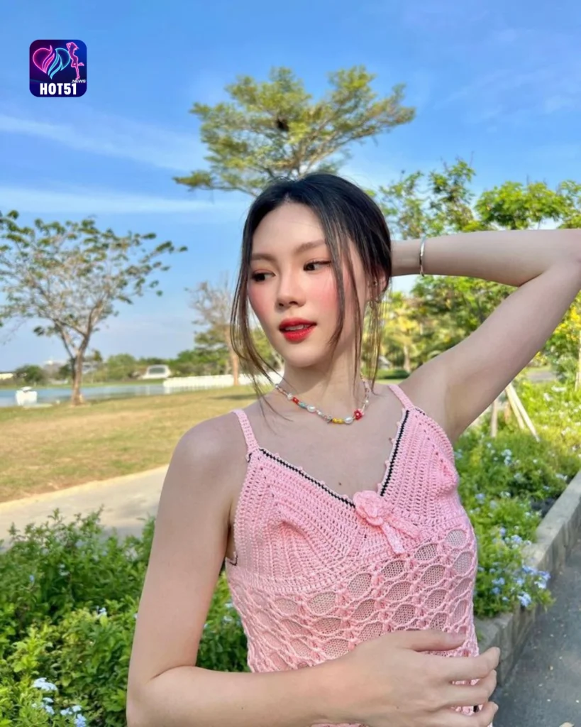 Beautiful Stunning Hot51 Korea's Top Live Streaming Social App