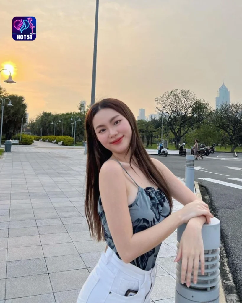 Hot51 Korea's Top Live Streaming App for Connecting with Girls