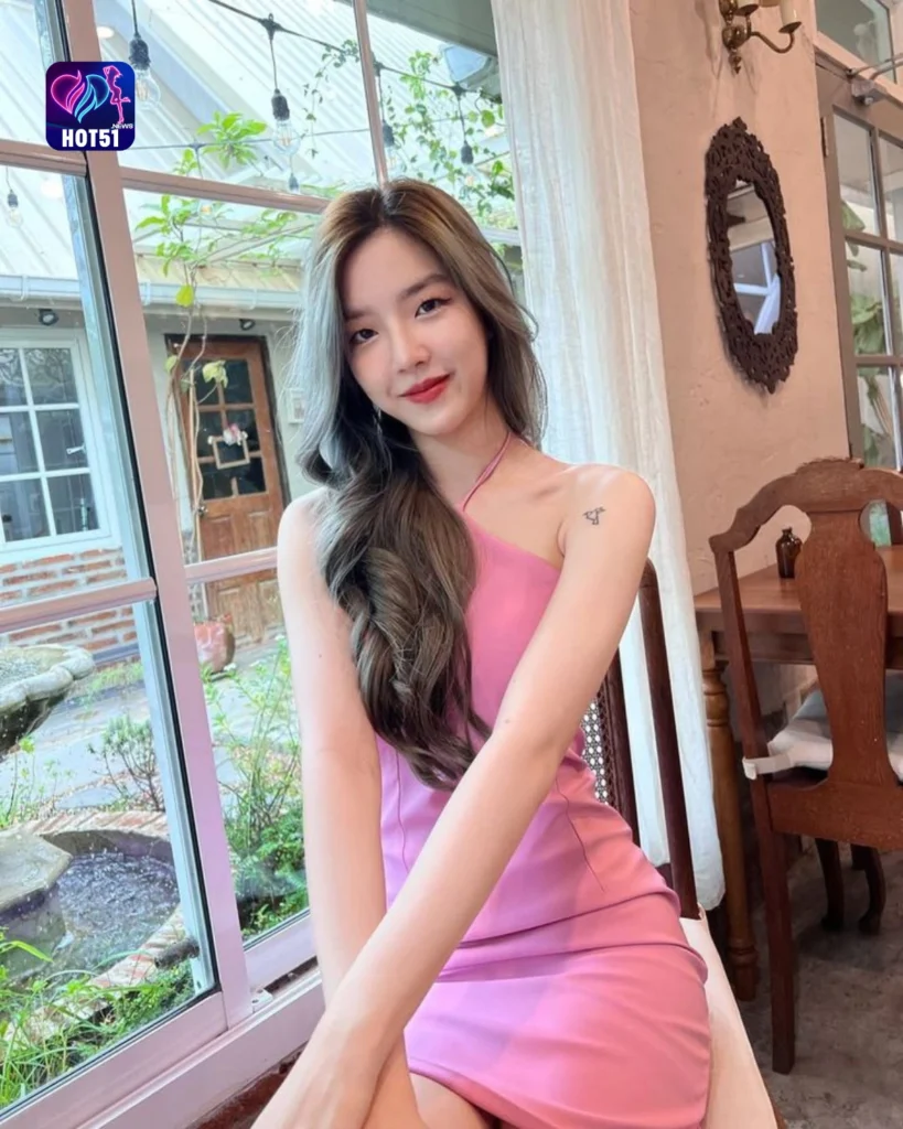 Hot51 Korea's Top Live Streaming App for Girls  Friends