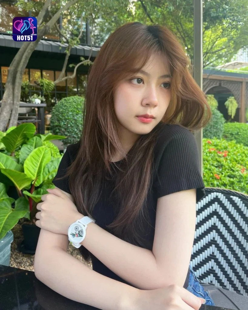 Hot51 Korea's Top Live Streaming App for Connecting with Girls