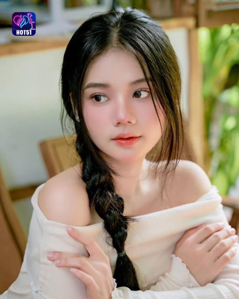Hot51 Korea's Top Live Streaming App for Girls  Gaming​
