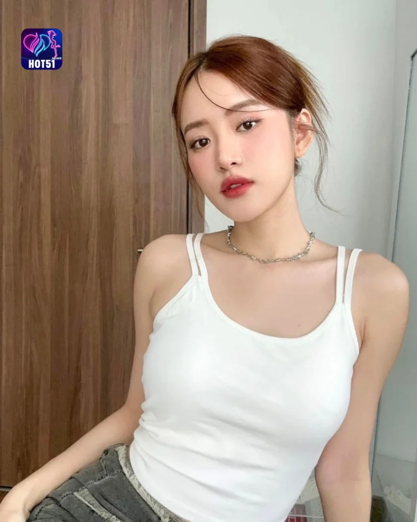 Hot51 Korea's Top Live Streaming App for Connecting with Girls